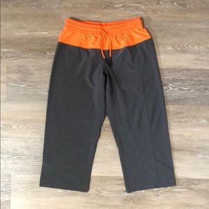 Lululemon Wide leg Capri pants